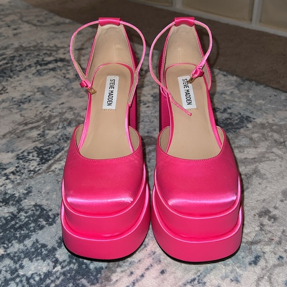 BRAND NEW Steve Madden Platform Pink Satin Heels - Picture 2 of 4